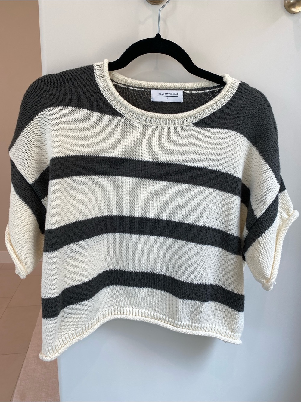 Like New LifeStyledCo Sweater Top